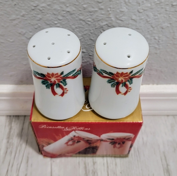 Poinsettia & Ribbons Salt & Pepper Porcelain Shaker Set 3.5" Tall VTG Christmas - Picture 10 of 16